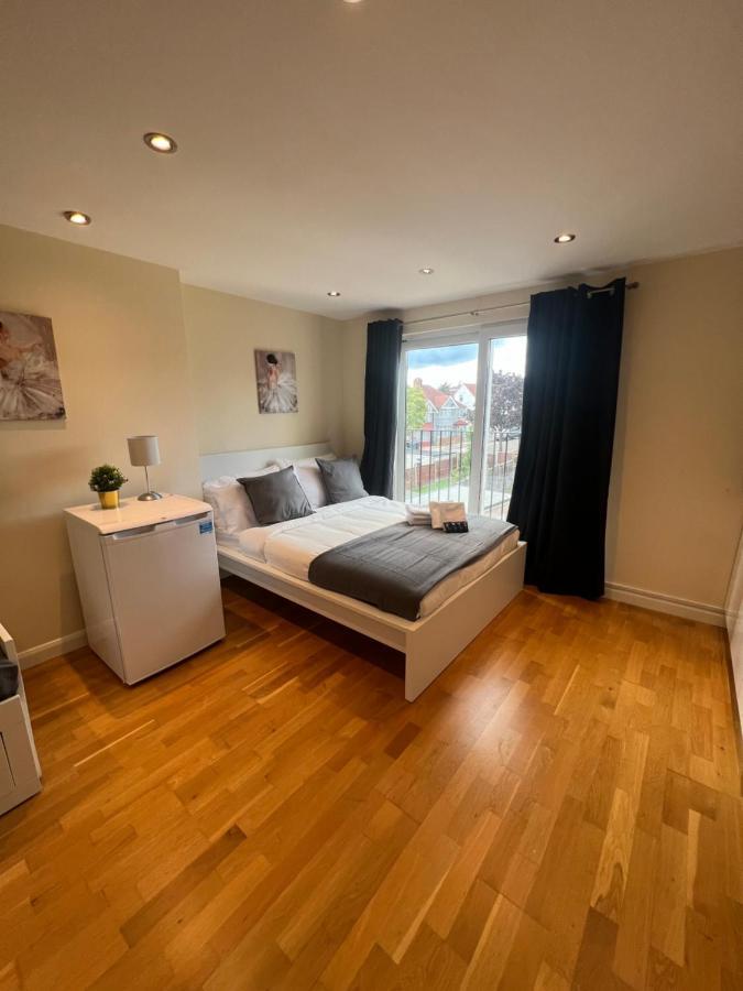 Stunning House 15 Min From Wembley Arena Hotel London Exterior photo